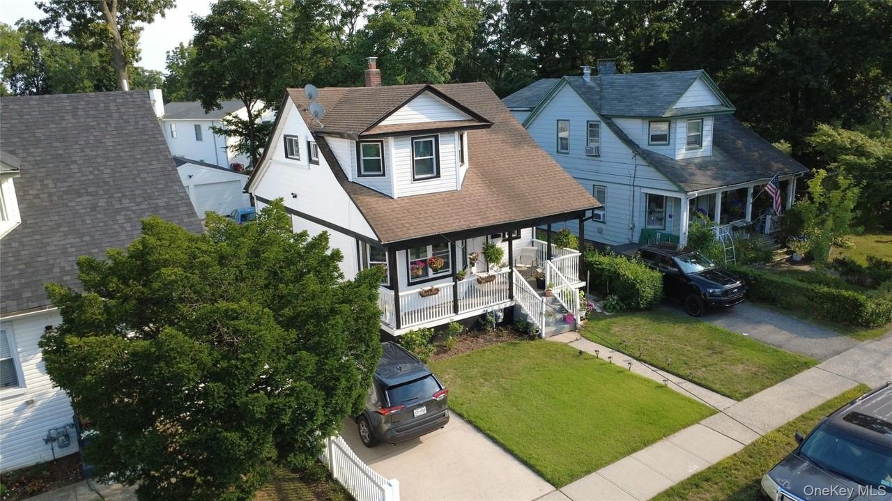 55 Henry St - Photo 3 of 13