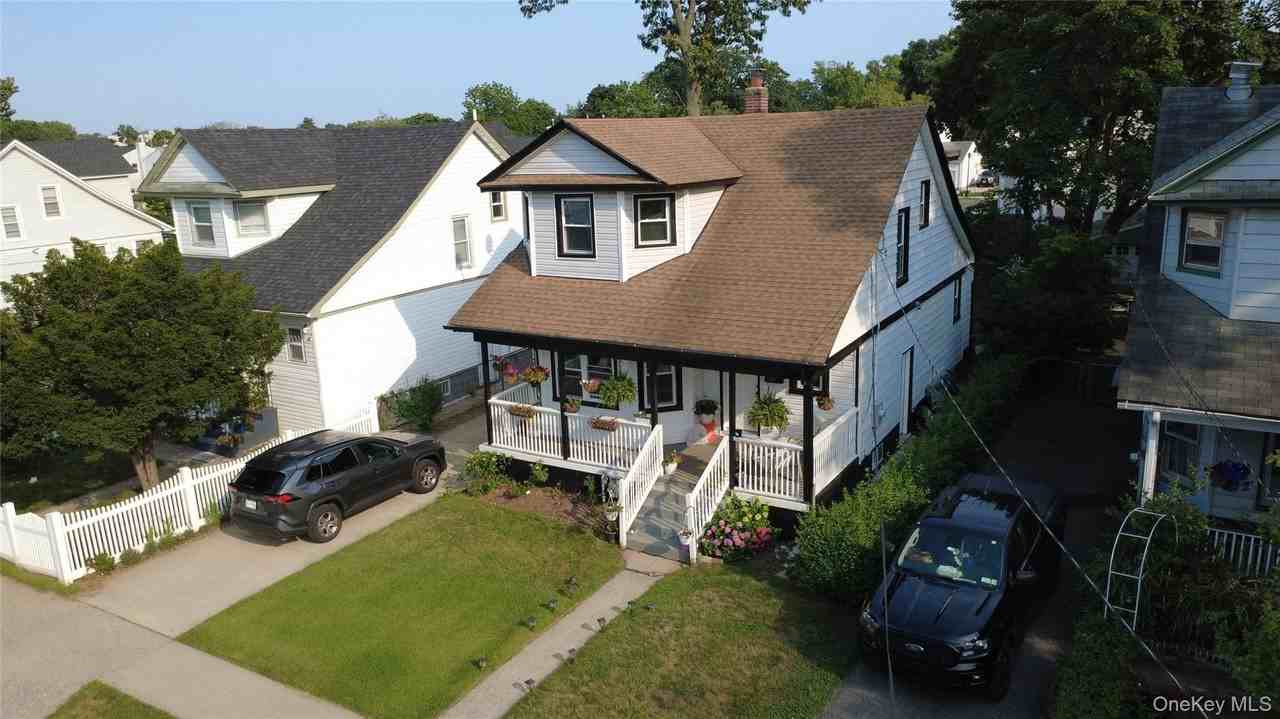 55 Henry St - Photo 4 of 13