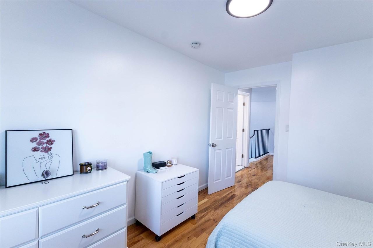 55 Henry St - Photo 6 of 13