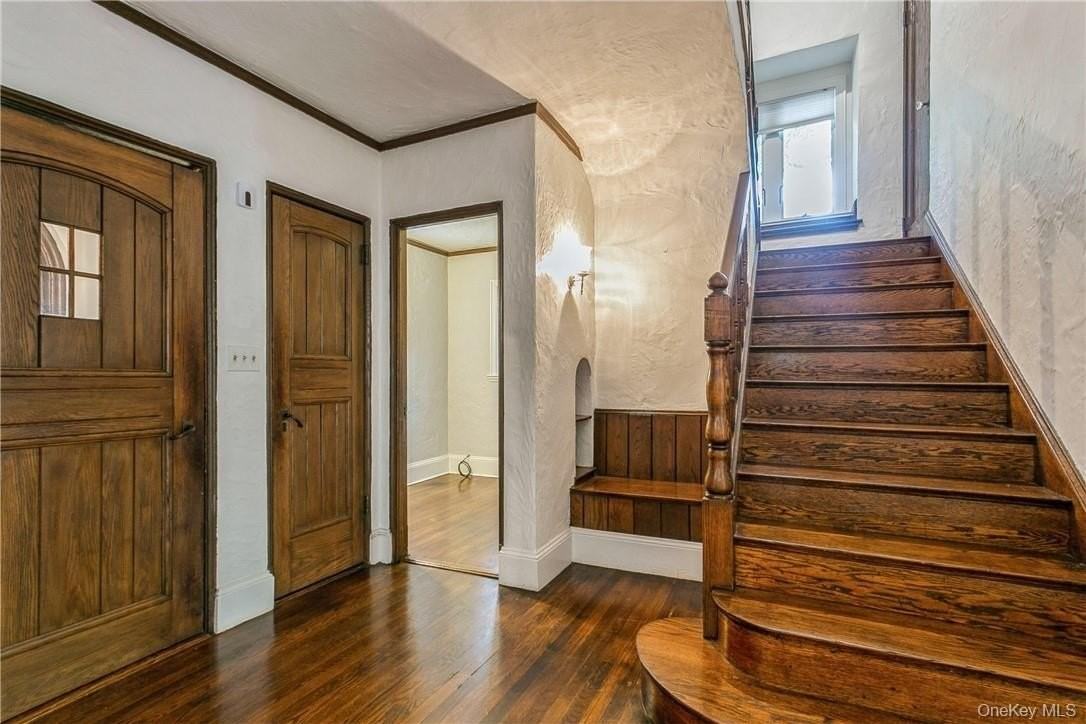 7 Cotswold Way - Photo 3 of 33