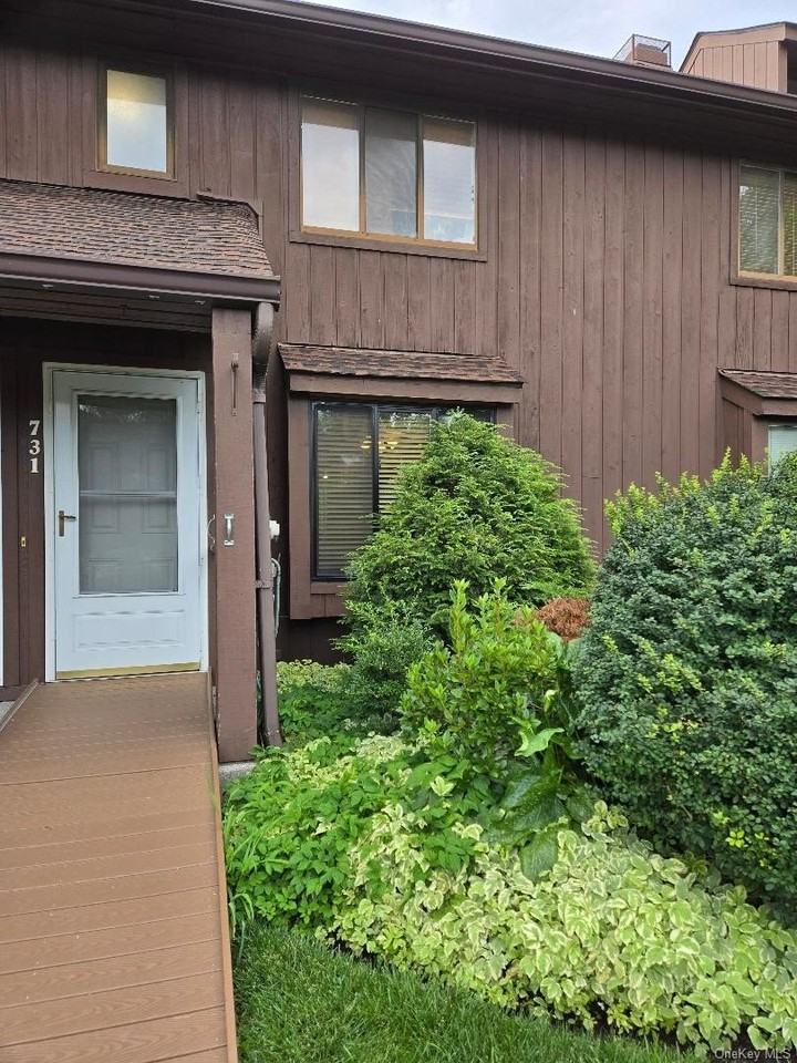 731 Panorama Dr - Photo 3 of 30