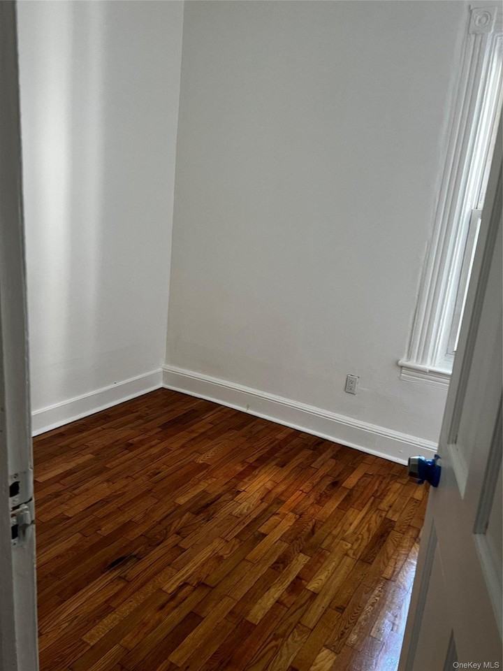 847 E 220th St - Photo 4 of 8