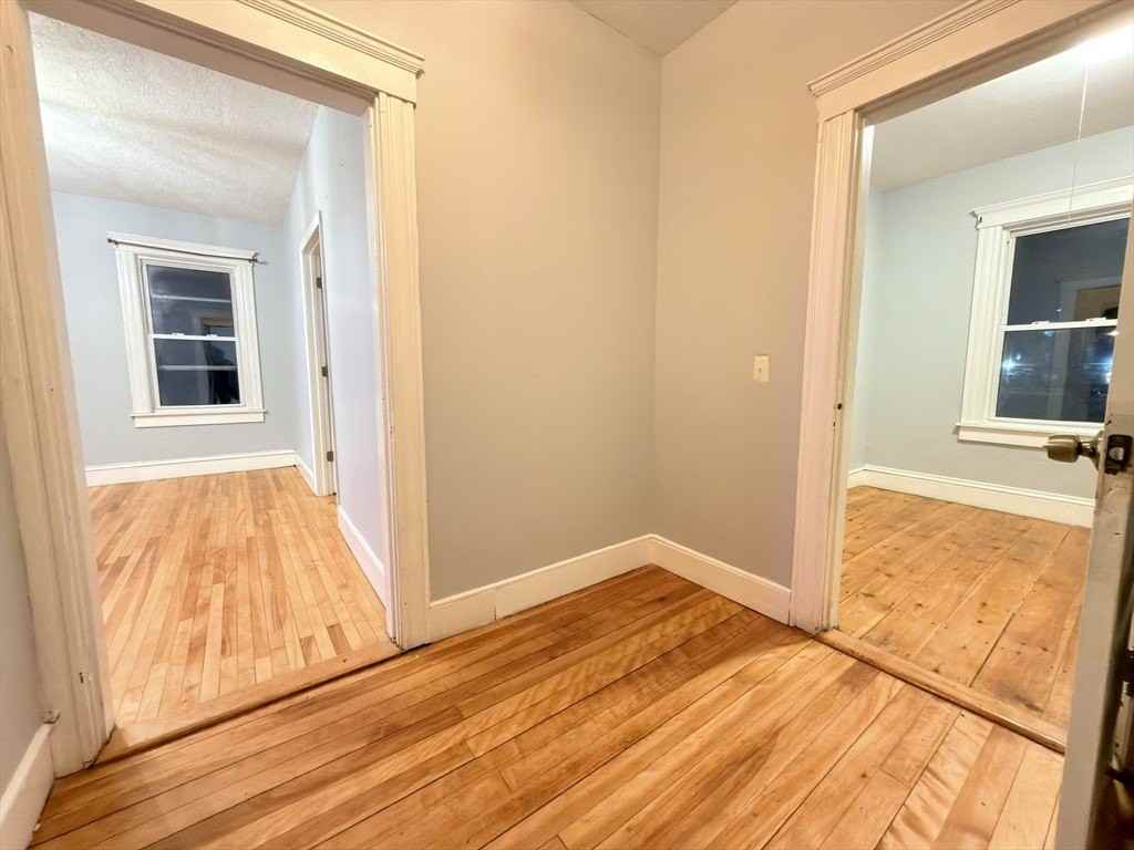 90 Vernon St #3 - Photo 3 of 33