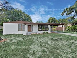featured image of 207 Redwood Ave