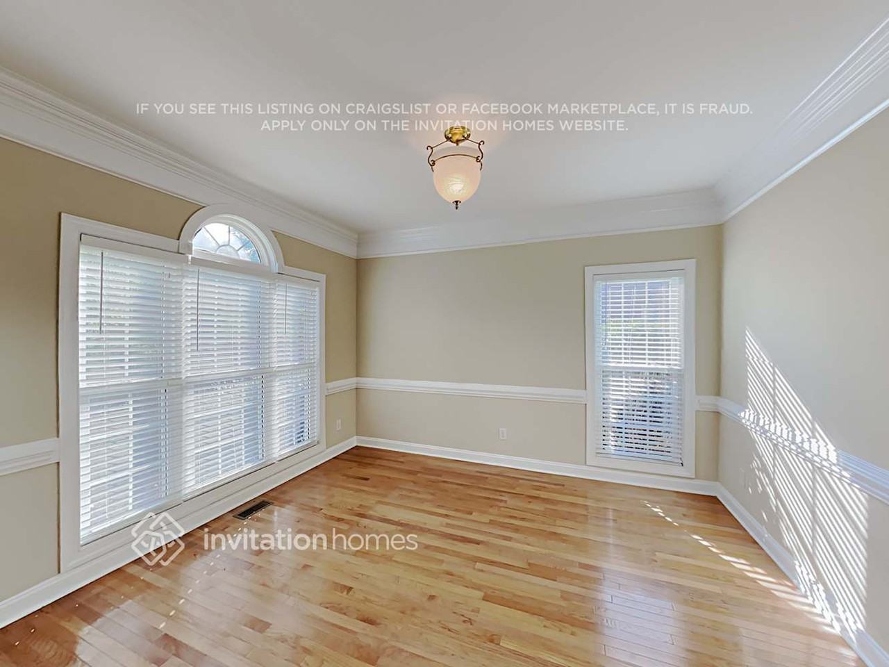 5034 Cramer Woods Dr - Photo 6 of 17