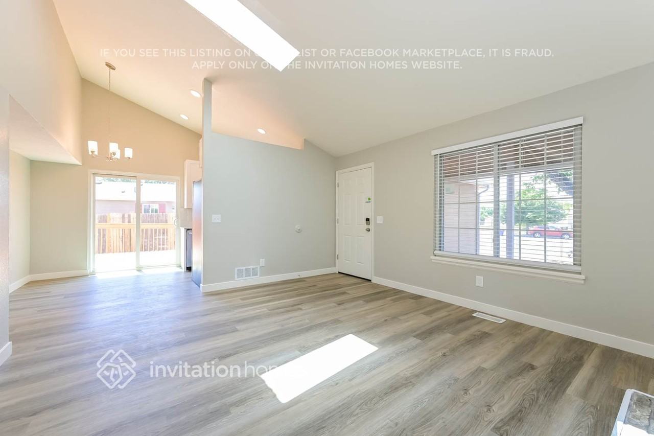 1946 Ensenada St - Photo 6 of 19
