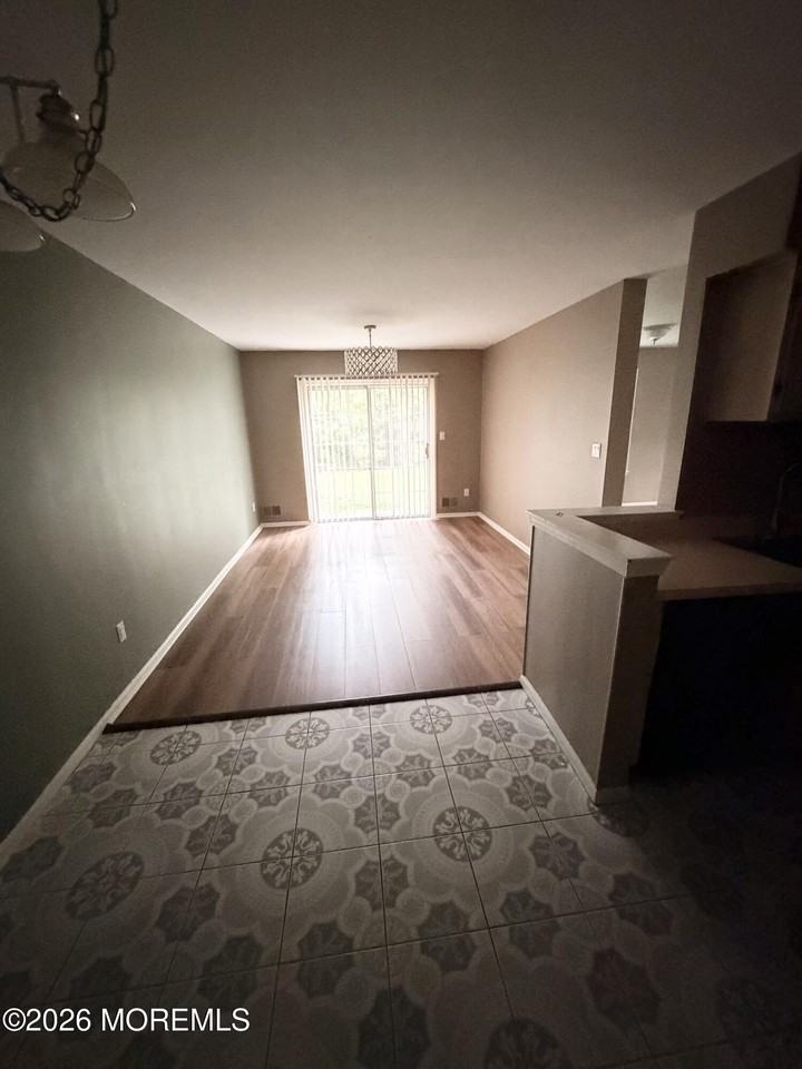 422 Indigo Ct - Photo 4 of 21