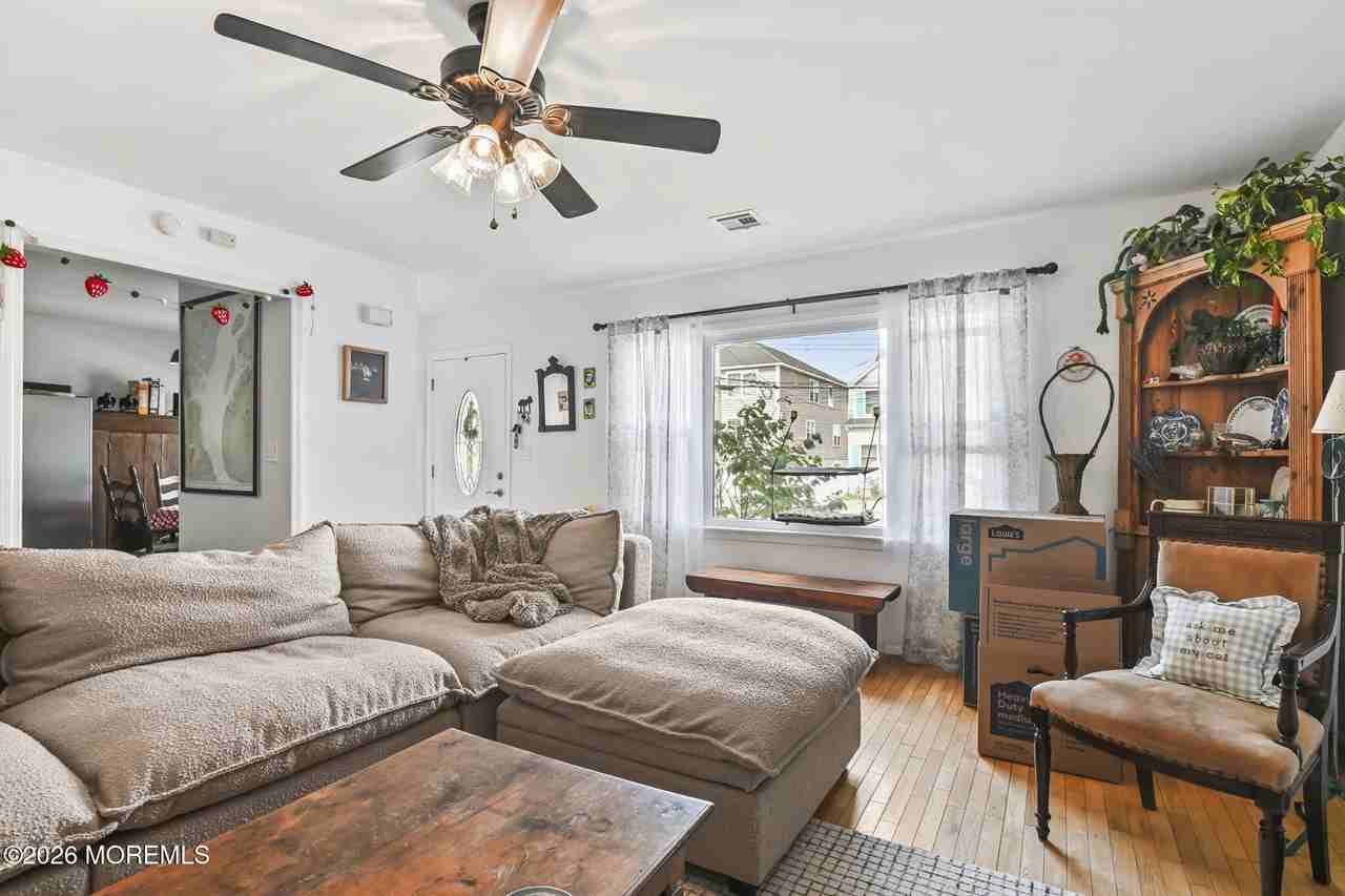 12 Bayview Ave - Photo 7 of 30