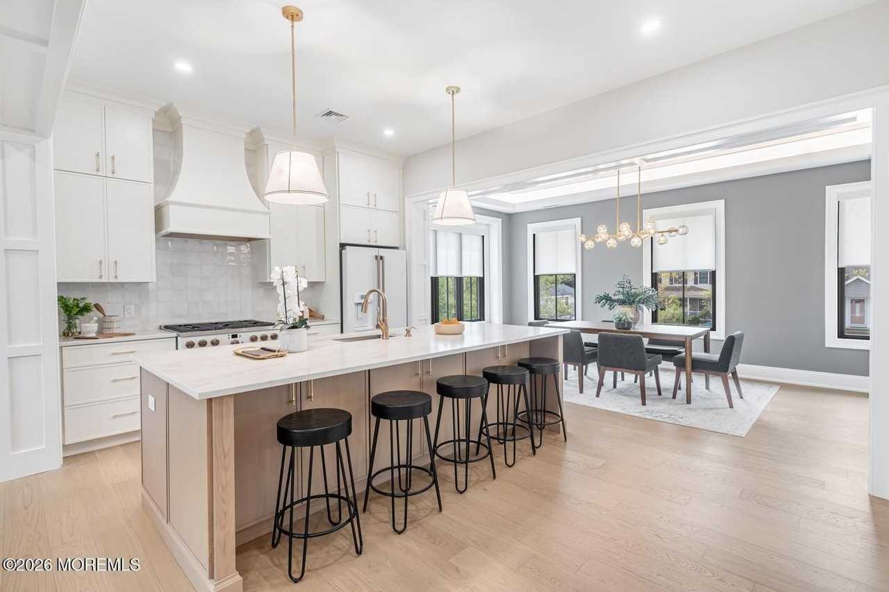 2113 River Rd #A - Photo 3 of 36
