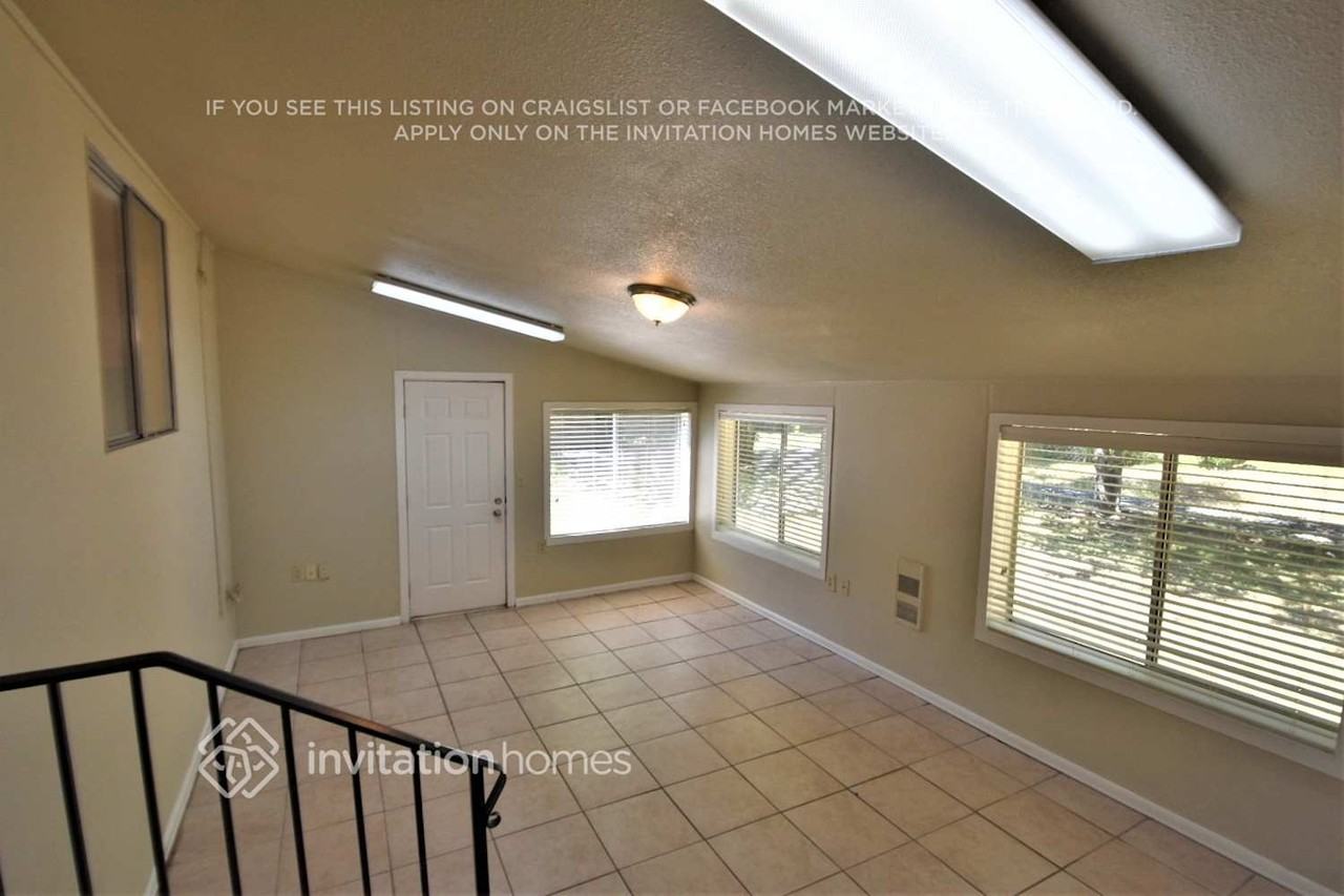 11821 150th Street Ct E - Photo 3 of 20