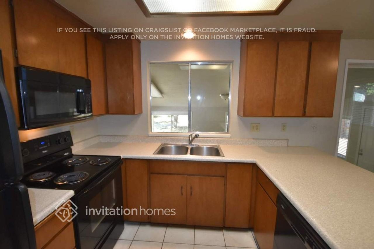 11821 150th Street Ct E - Photo 6 of 20