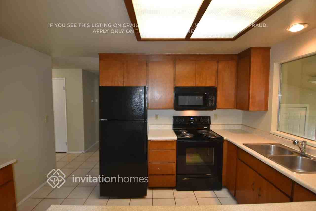 11821 150th Street Ct E - Photo 7 of 20