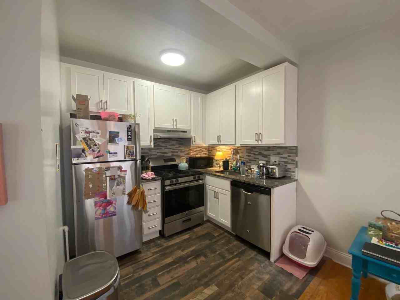 1525 W Estes Ave #B6 - Photo 3 of 9