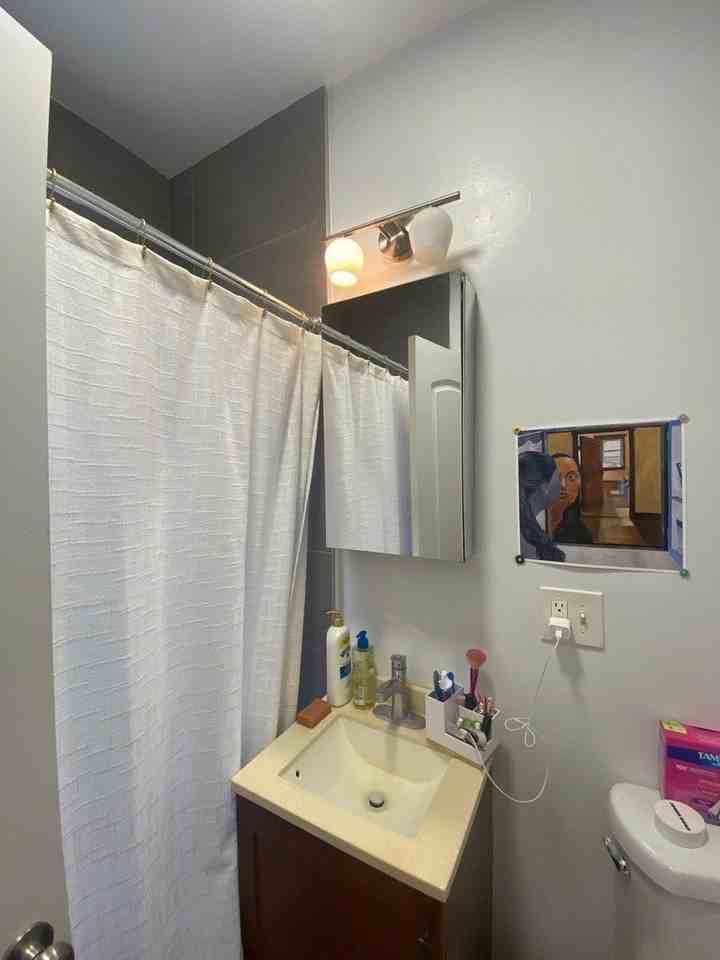 1525 W Estes Ave #B6 - Photo 7 of 9
