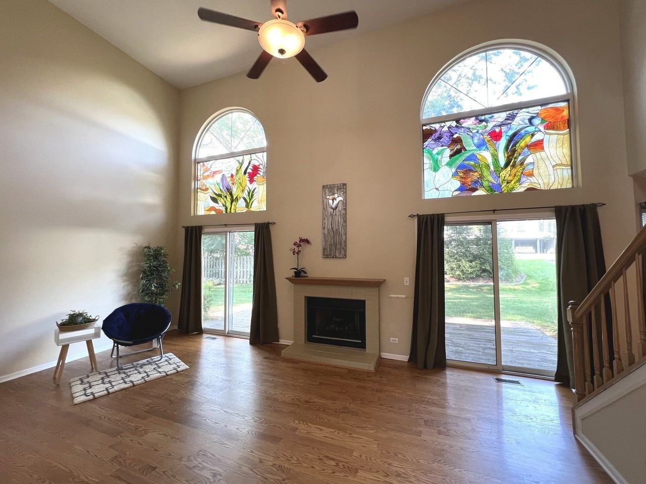812 Canterbury Ln - Photo 3 of 18