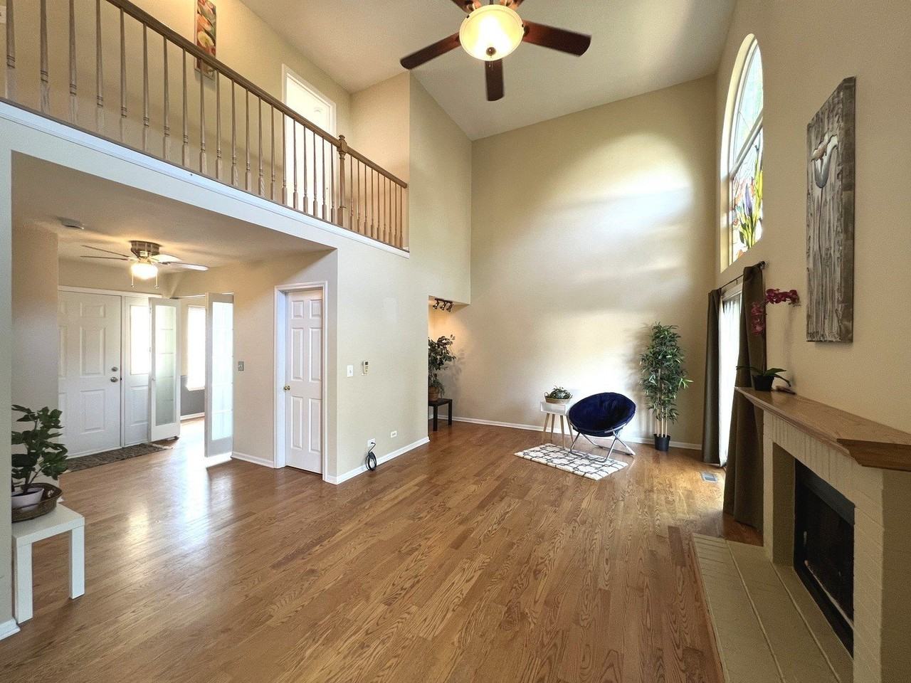 812 Canterbury Ln - Photo 5 of 18