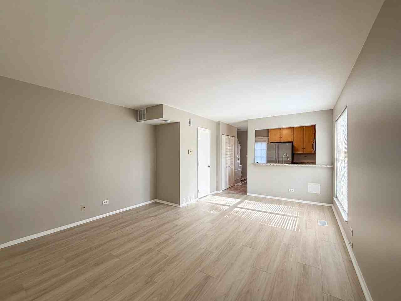 2615 Oakshire Ct - Photo 2 of 15