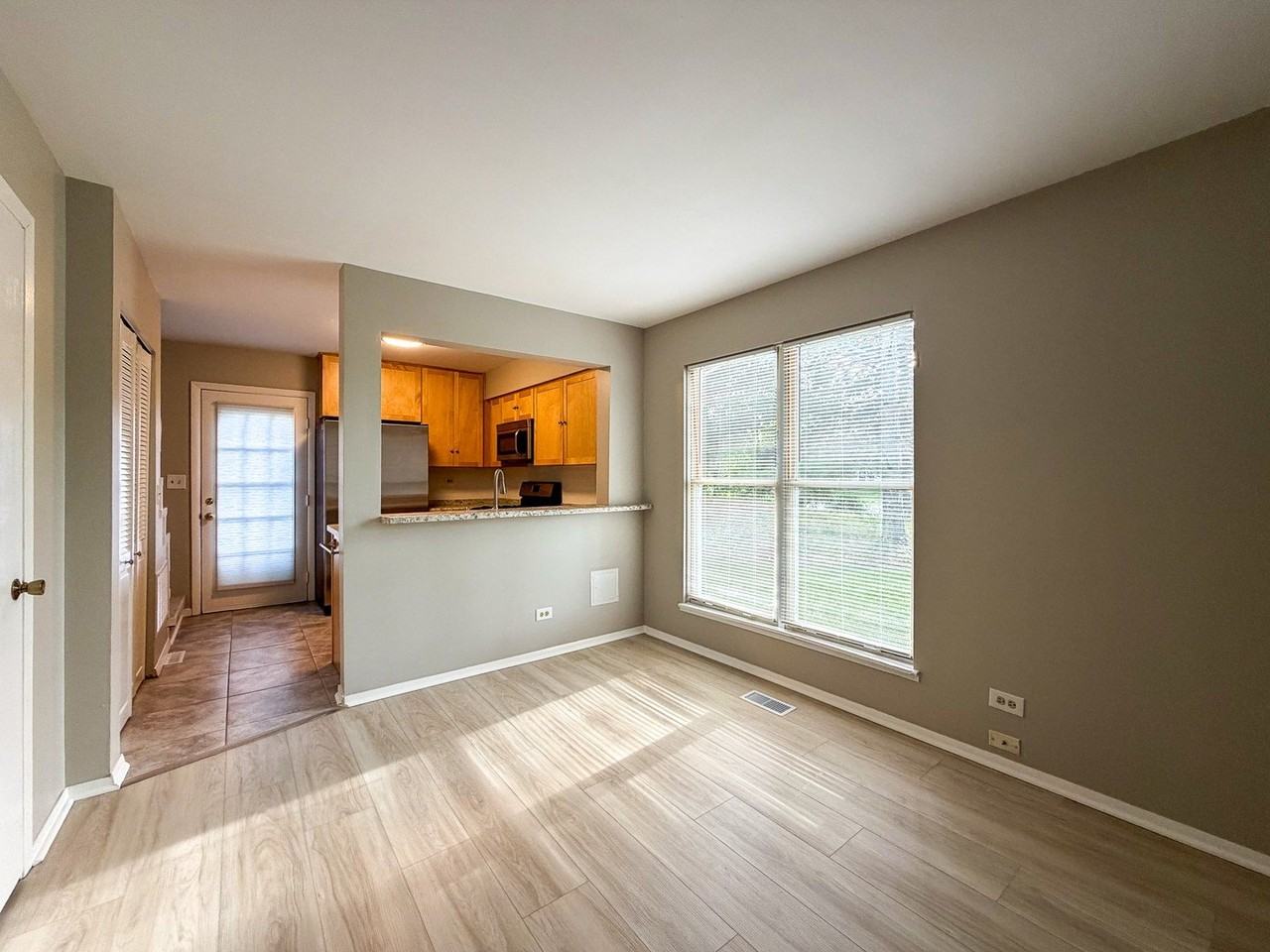 2615 Oakshire Ct - Photo 3 of 15