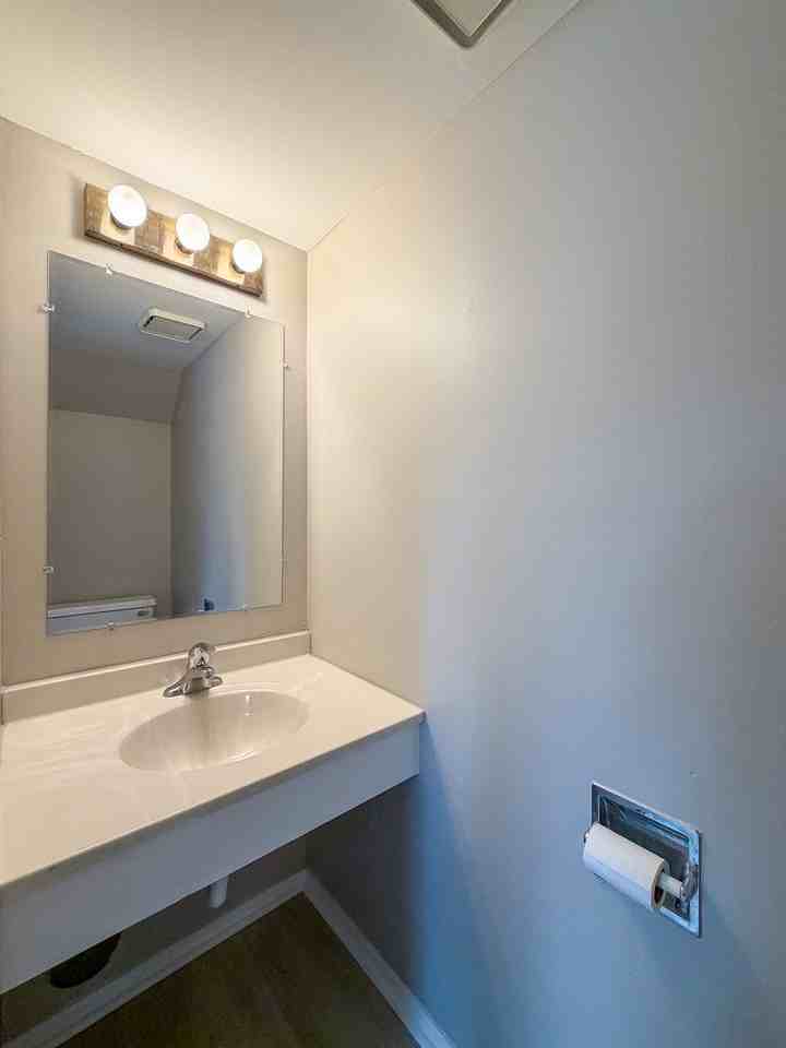 2615 Oakshire Ct - Photo 7 of 15