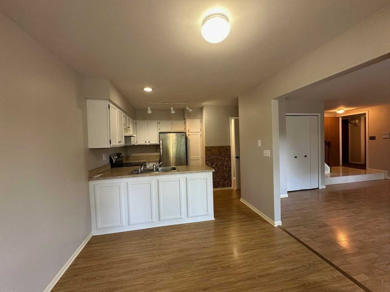 1486 W Jefferson Ave #E - Photo 4 of 13
