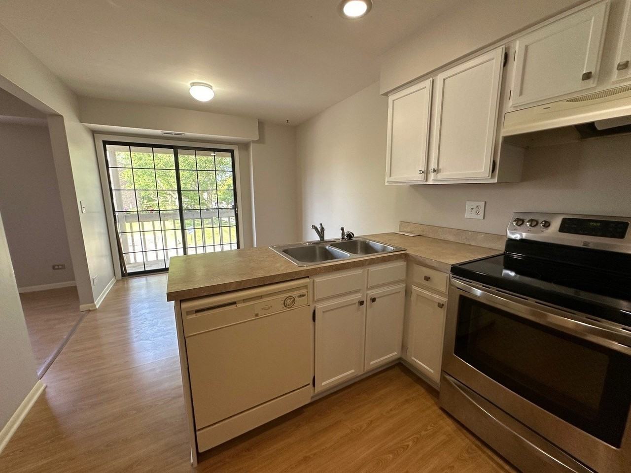1486 W Jefferson Ave #E - Photo 5 of 13