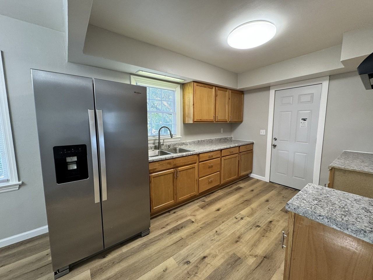 1619 Evergreen St - Photo 4 of 15