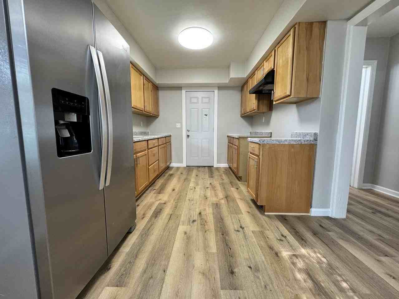1619 Evergreen St - Photo 5 of 15