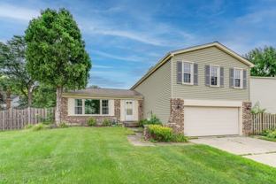 5S735 Park Meadow Dr - Photo 1 of 1