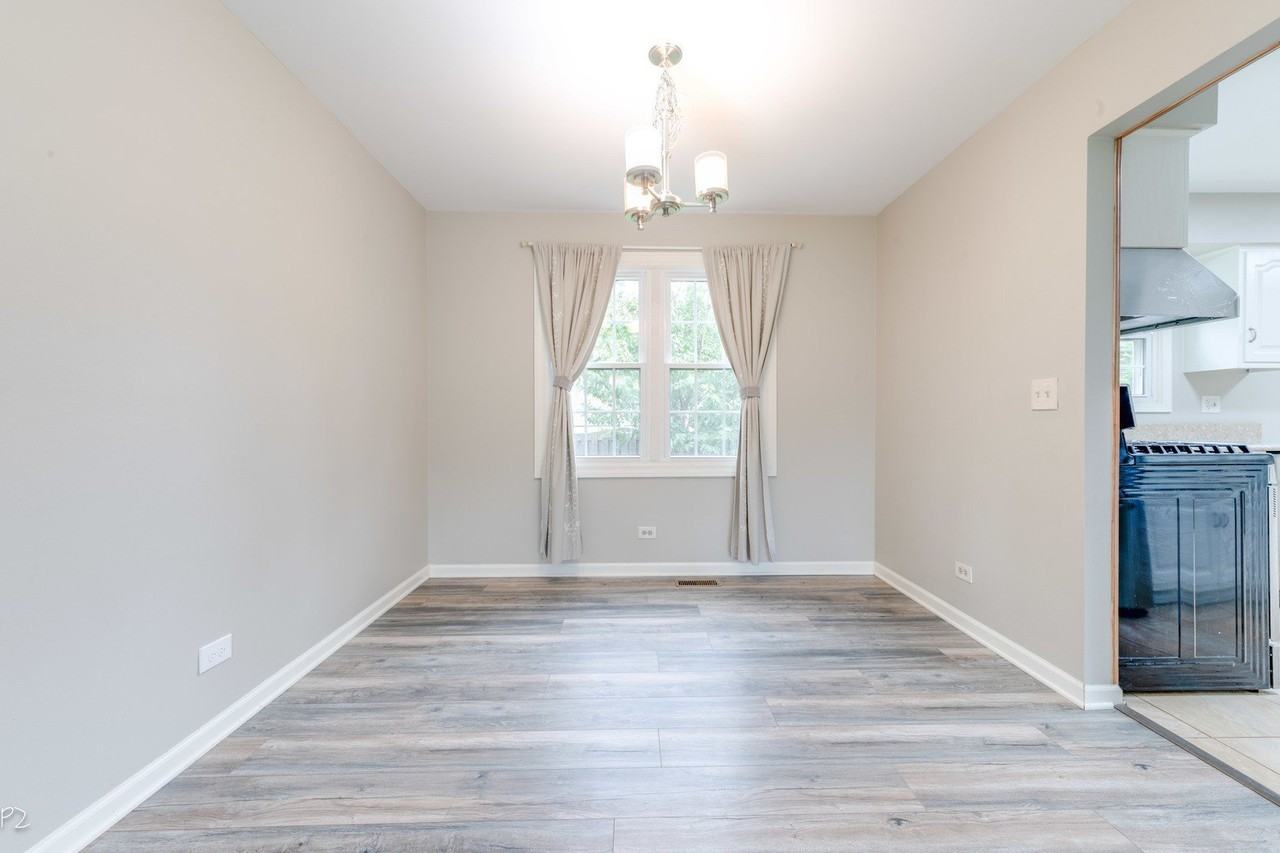 5S735 Park Meadow Dr - Photo 5 of 20