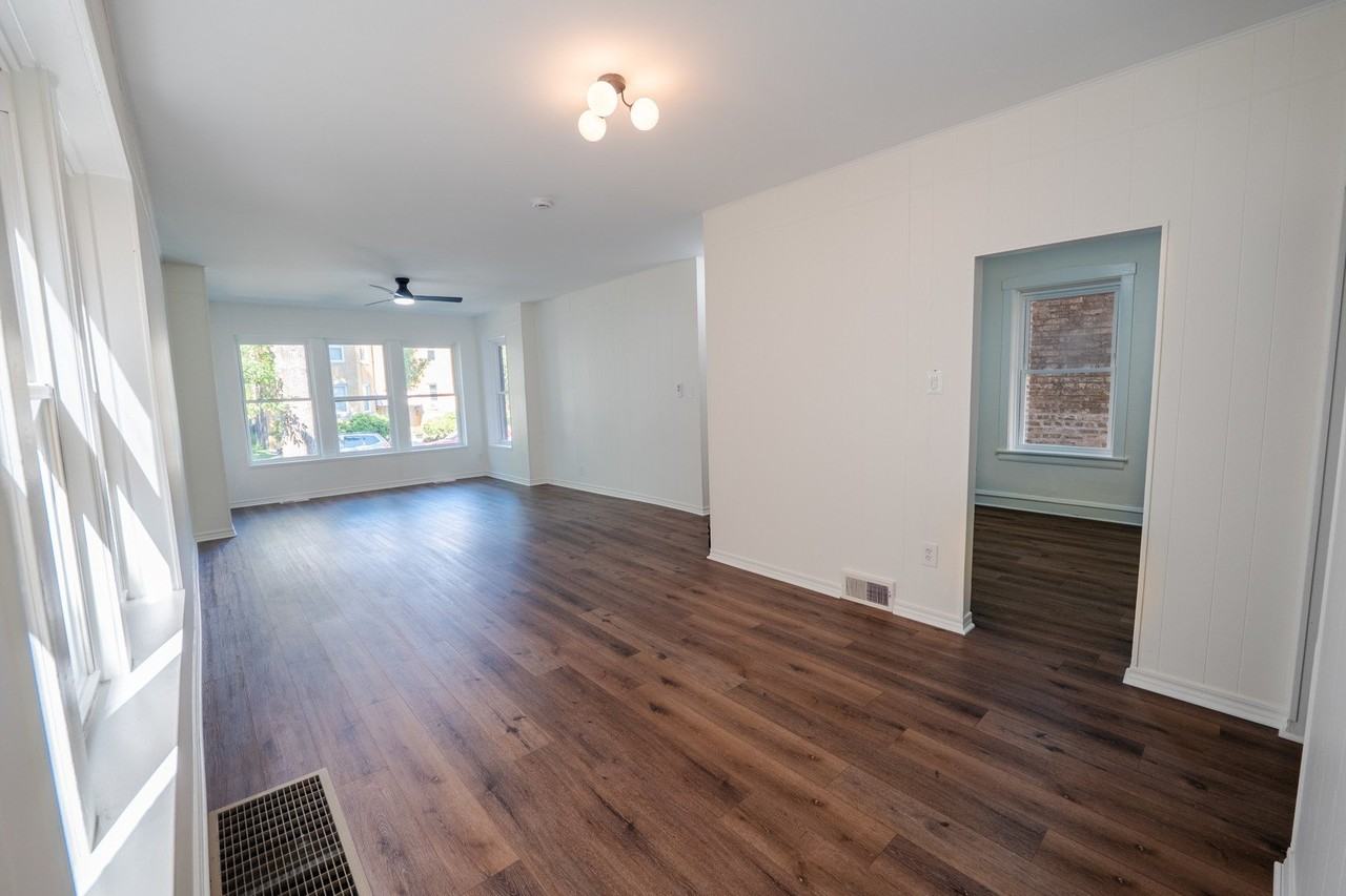 5737 N Washtenaw Ave #1 - Photo 5 of 15