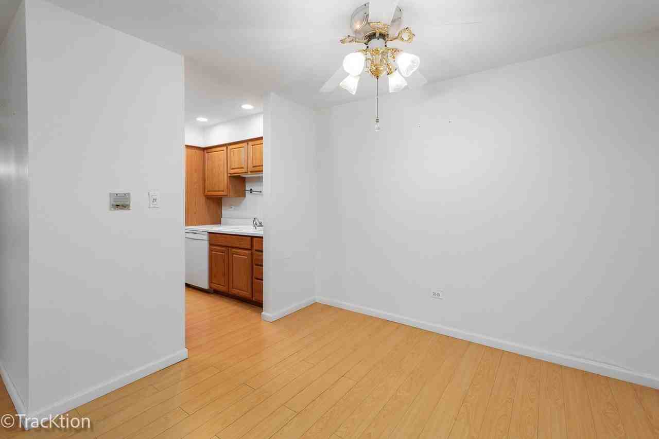 6147 Knoll Wood Ct #204 - Photo 4 of 17