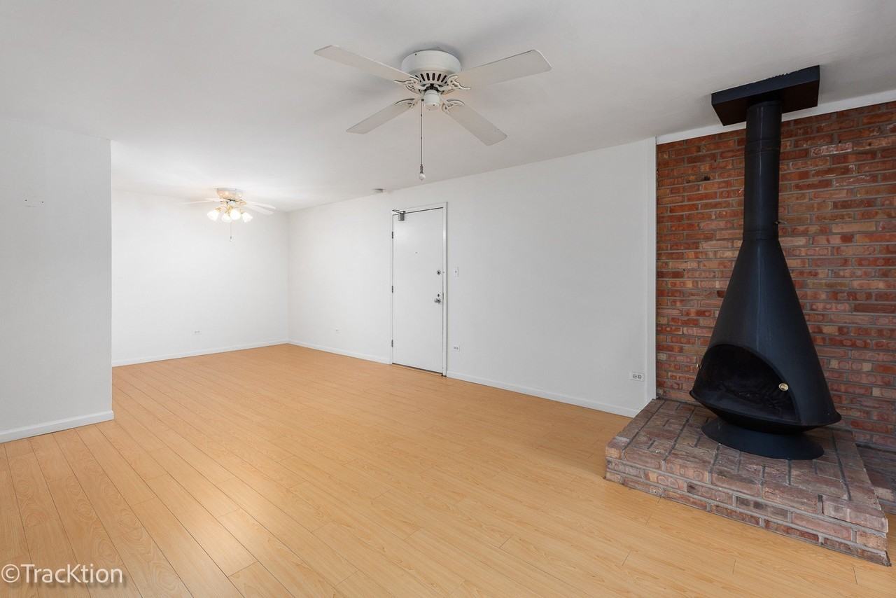 6147 Knoll Wood Ct #204 - Photo 5 of 17