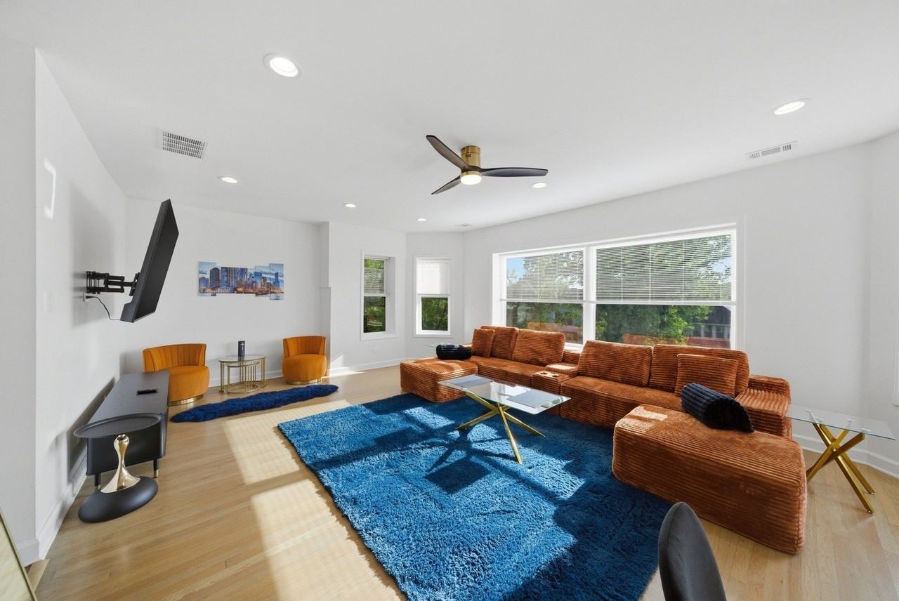 7435 S Euclid Ave #1 - Photo 4 of 32