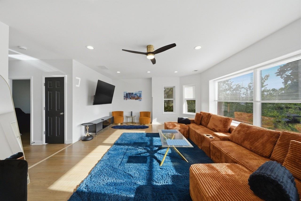 7435 S Euclid Ave #1 - Photo 5 of 32