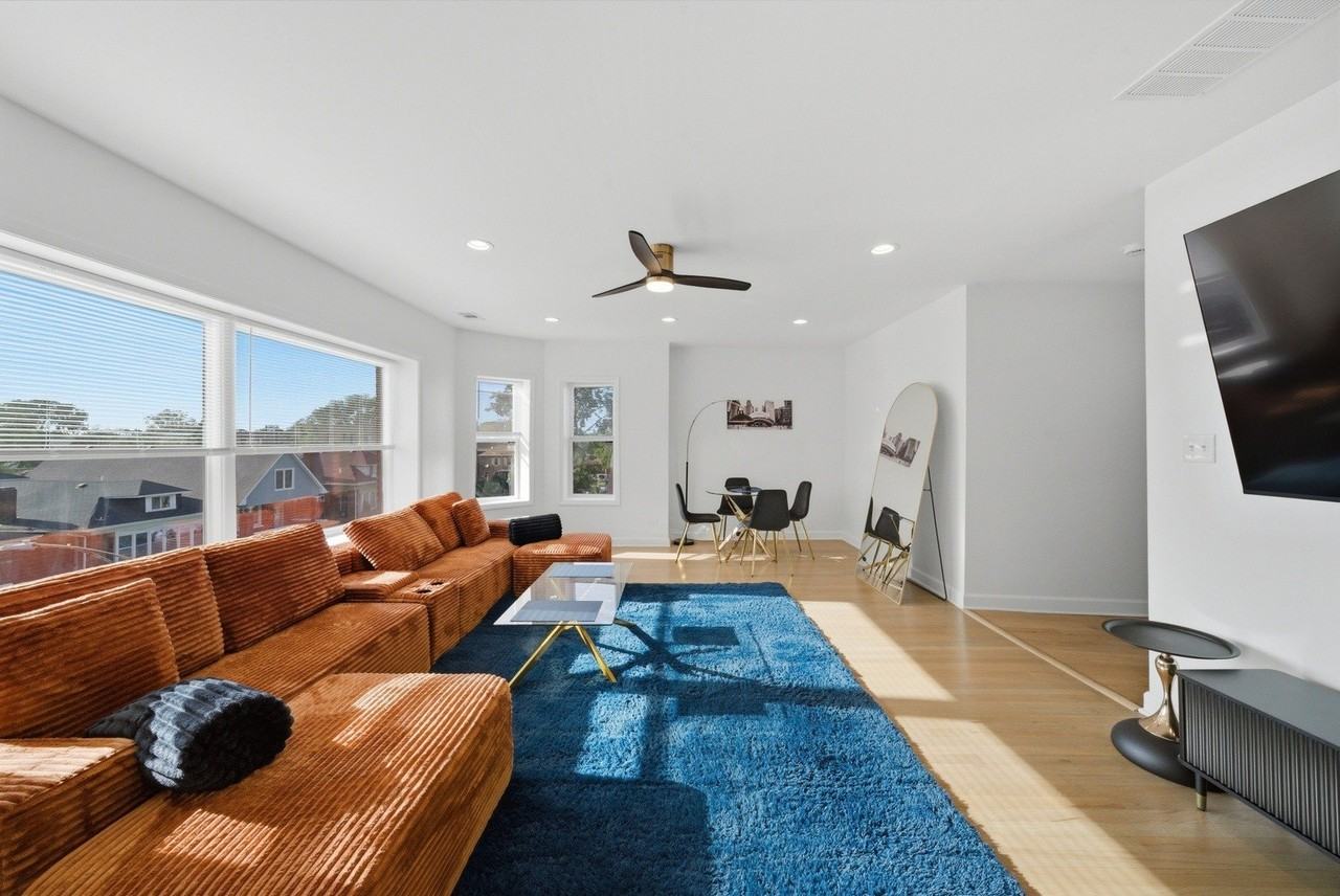 7435 S Euclid Ave #1 - Photo 7 of 32