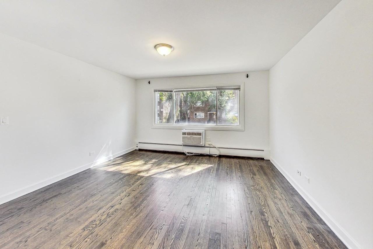 6002 N Winthrop Ave #301 - Photo 3 of 17