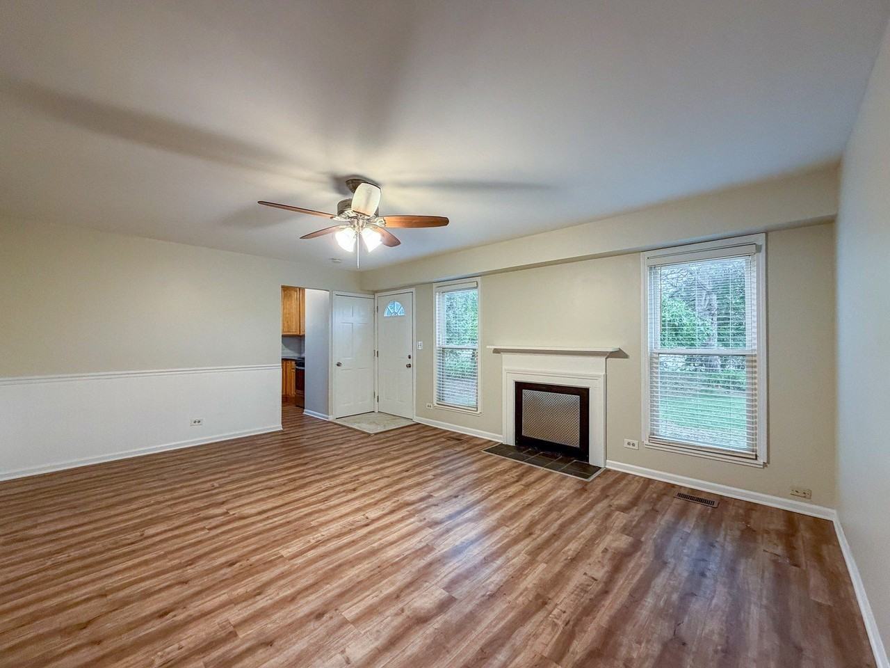 2436 Devonshire Ct - Photo 2 of 22