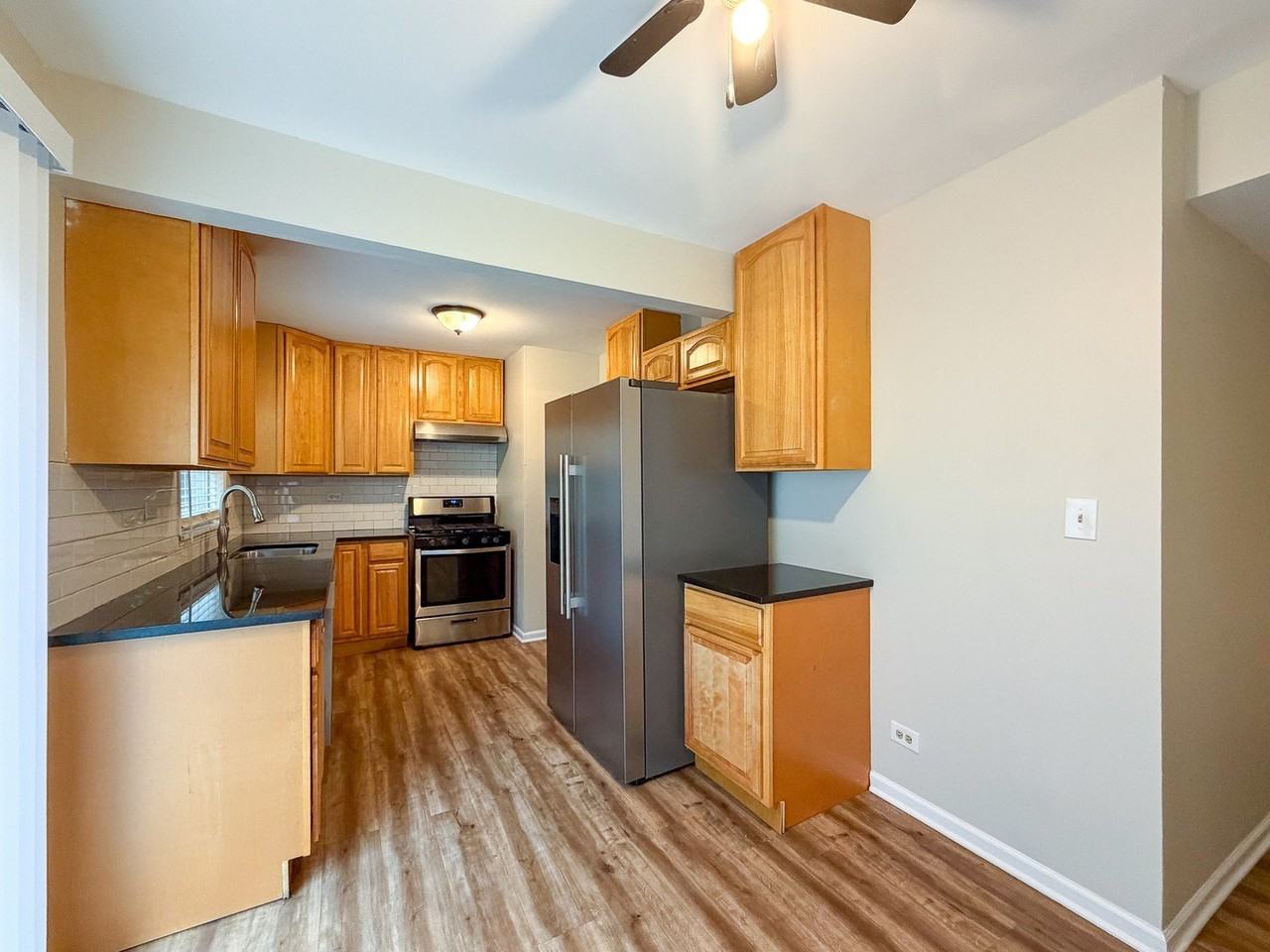 2436 Devonshire Ct - Photo 7 of 22