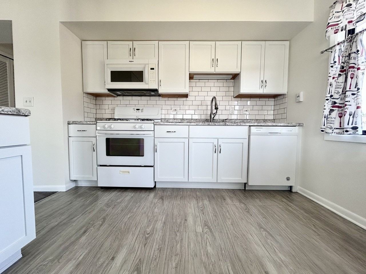 5820 Wilshire Ct #B - Photo 5 of 16