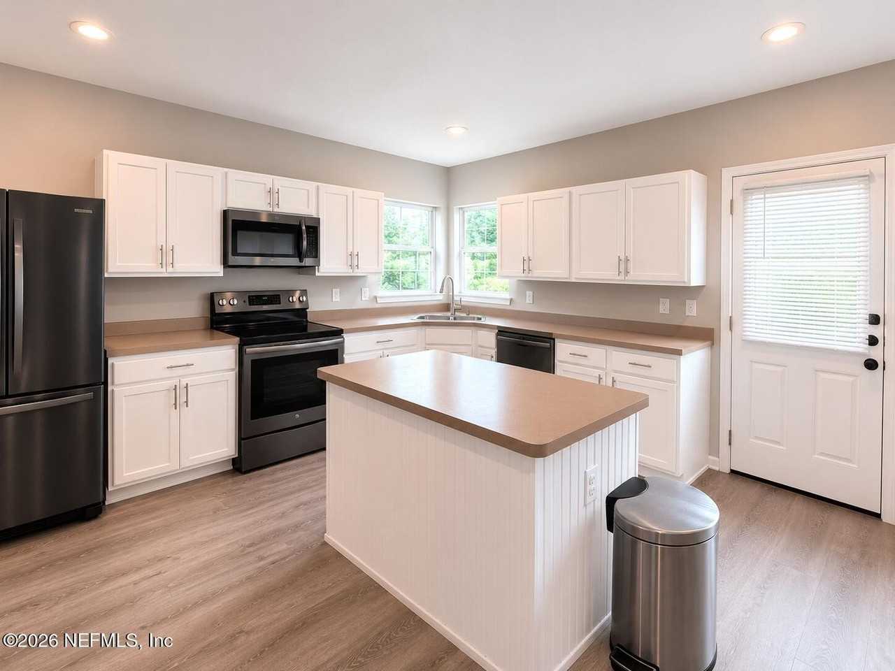 647 Sunny Stroll Dr - Photo 5 of 15
