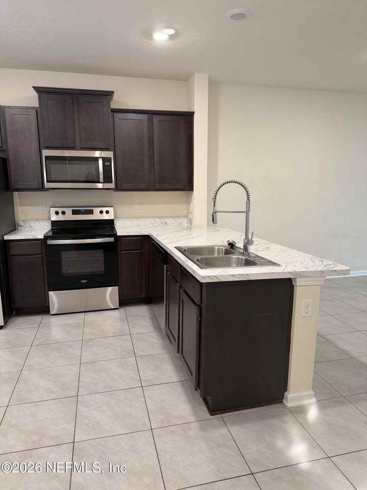 917 Observatory Pkwy - Photo 2 of 11