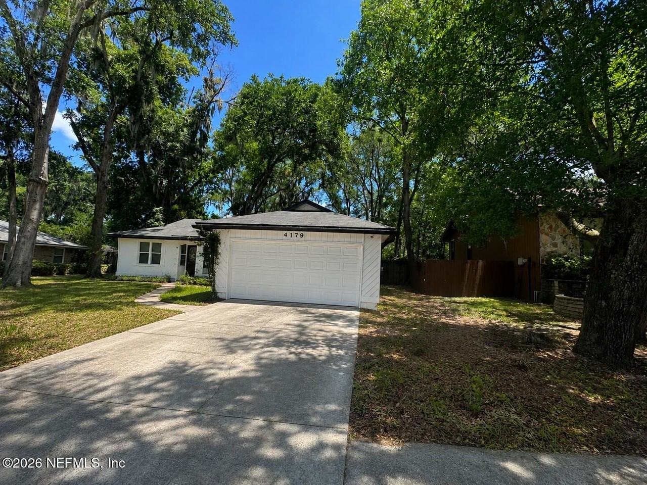 4179 Dawnridge Rd E - Photo 2 of 30