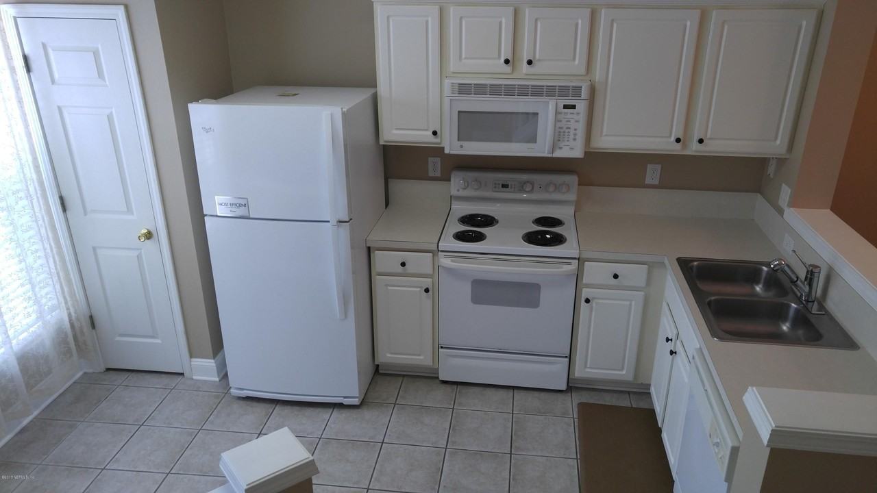 3528 Twisted Tree Ln - Photo 4 of 14