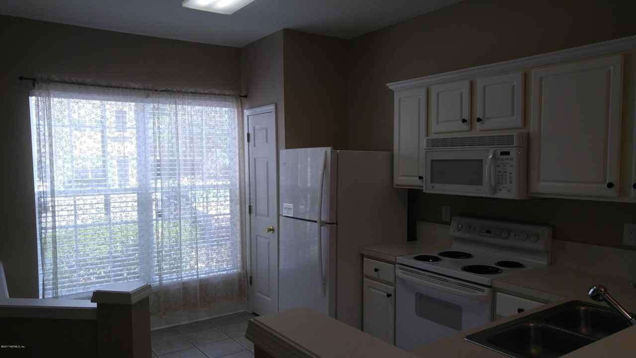 3528 Twisted Tree Ln - Photo 5 of 14