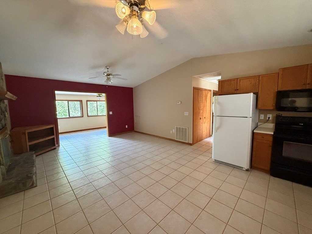86 Fielding Pl - Photo 4 of 16