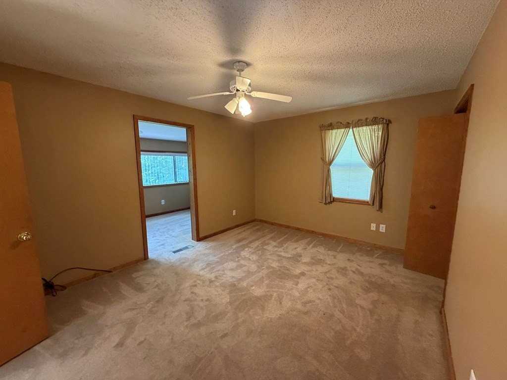 86 Fielding Pl - Photo 7 of 16