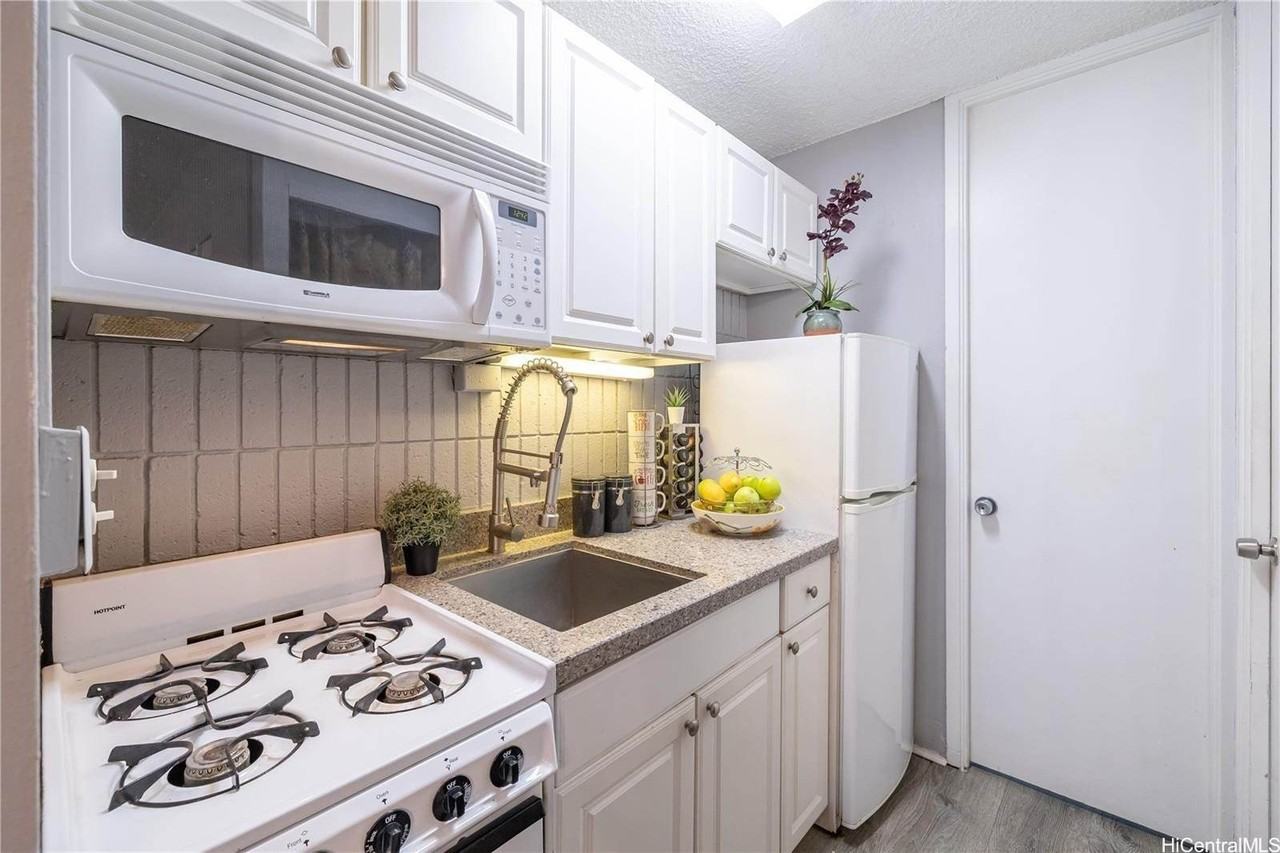 1911 Kalakaua Ave #406 - Photo 7 of 18