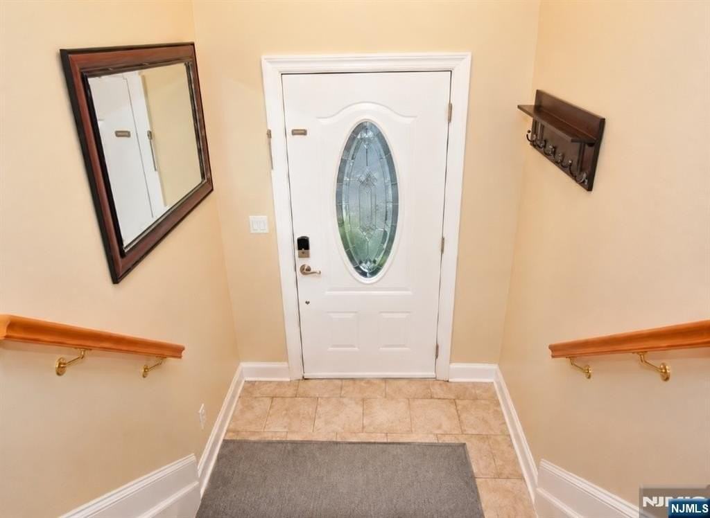 36 Michael Ln #5 - Photo 2 of 25