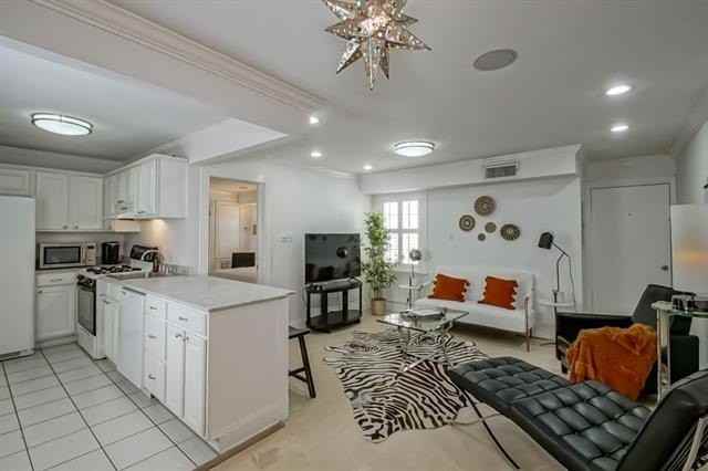 1323 Dauphine St #3 - Photo 4 of 16