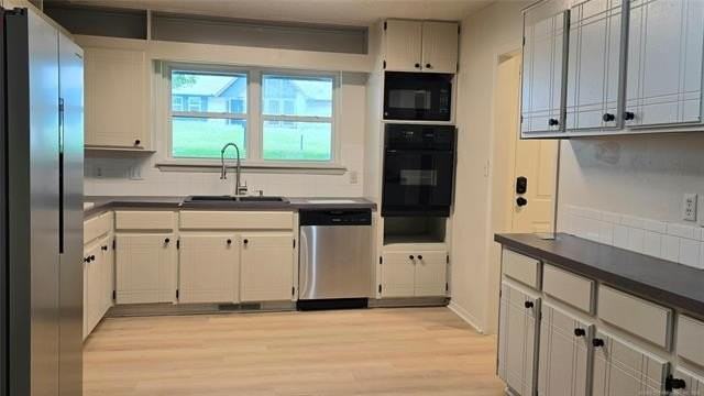 2410 W Driftwood Dr - Photo 2 of 10